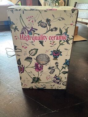 High Quality Ceramic Floral Vase - Cream with Pink & Blue Flowers